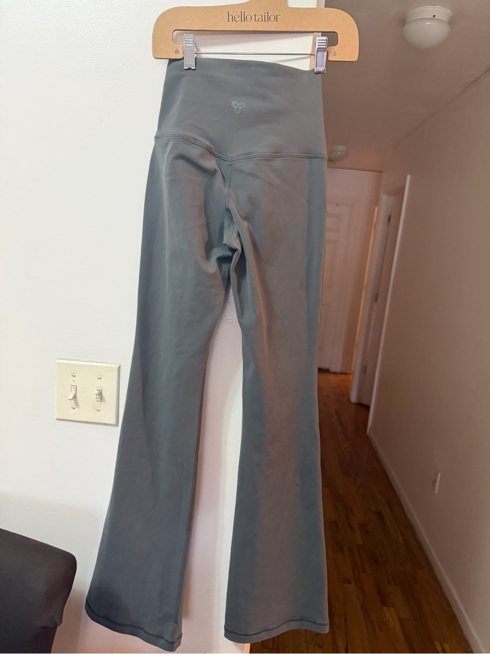 TNA High-Waist Flared Leggings - Gray